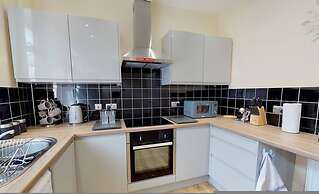 Westminster Luxe Stay City View 3BR Bradford