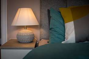 Buckingham House Modern Coastal 3BR Stay