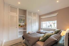 Buckingham House Modern Coastal 3BR Stay