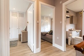 Buckingham House Modern Coastal 3BR Stay