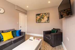 Buckingham House Modern Coastal 3BR Stay