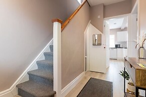 Buckingham House Modern Coastal 3BR Stay