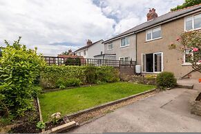 Buckingham House Modern Coastal 3BR Stay
