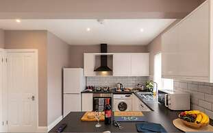 Buckingham House Modern Coastal 3BR Stay