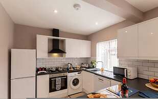 Buckingham House Modern Coastal 3BR Stay