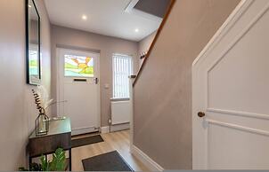 Buckingham House Modern Coastal 3BR Stay