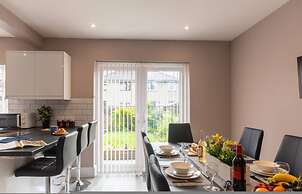 Buckingham House Modern Coastal 3BR Stay