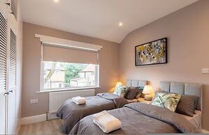 Buckingham House Modern Coastal 3BR Stay