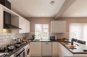 Buckingham House Modern Coastal 3BR Stay