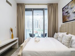 Lavish 2BR with Balcony-Full Marina View