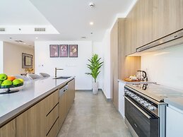 Lavish 2BR with Balcony-Full Marina View