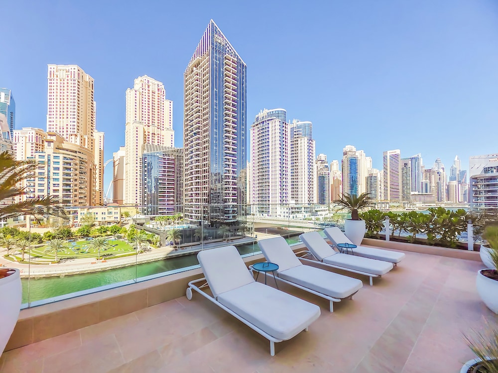 Lavish 2BR with Balcony-Full Marina View