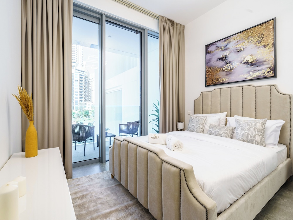 Lavish 2BR with Balcony-Full Marina View