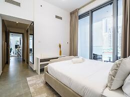 Lavish 2BR with Balcony-Full Marina View