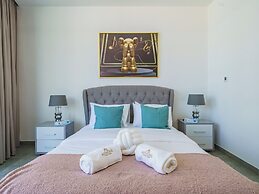 Lavish 2BR with Balcony-Full Marina View