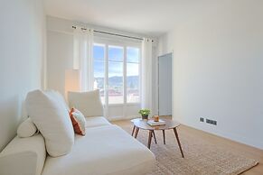 325 L Alba in Cannes