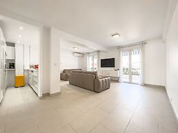 207 Le Maubourg in Cannes