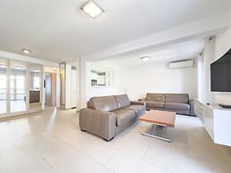 207 Le Maubourg in Cannes