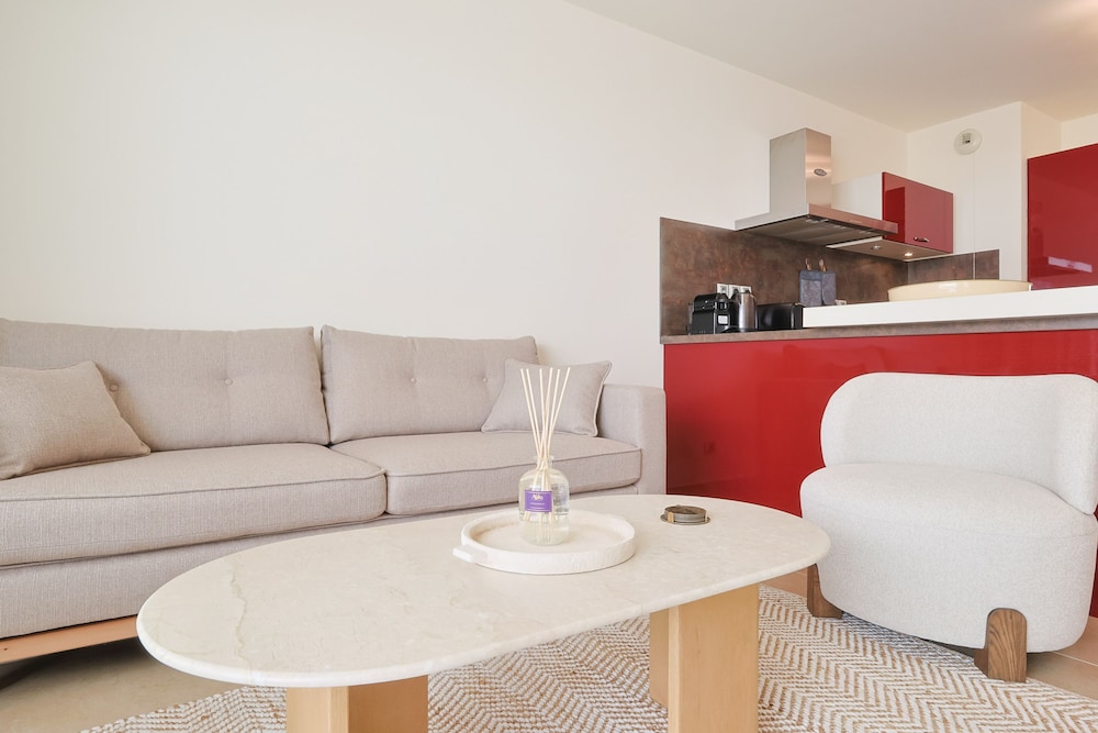 220 Le Maria in Cannes