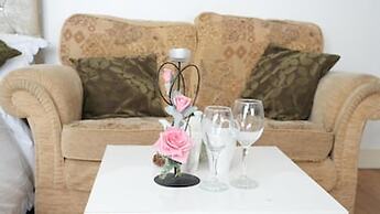 Lux Apartment in Gatwick