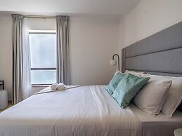 Spacious 2BR-Dubai Eye & Sea View -JBR