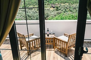MASHTRA - The Olive House