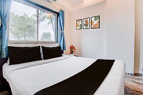 Classic With Balconygokul Lodge