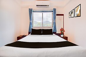 Classic With Balconygokul Lodge
