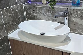 Central 1 Bed Apartment - Sleeps 2 With Wifi