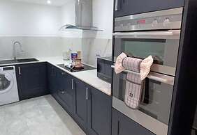 Central 1 Bed Apartment - Sleeps 2 With Wifi