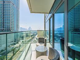 Stylish 1BR with Private Beach Access