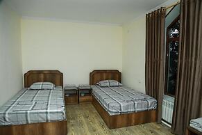 Hotel Mir