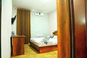 Hotel Mir