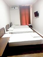 Hotel Mir