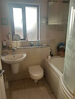 Cosy Family Home With Full Amenities