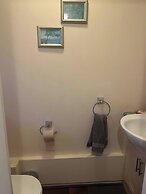 Cosy Family Home With Full Amenities