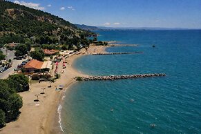 Rococo Style - Romantic Seaside Stay Near Volos