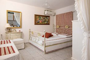Rococo Style - Romantic Seaside Stay Near Volos