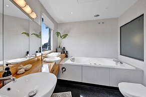Headlands Hotel