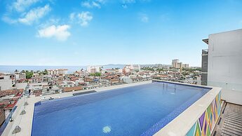 Torre Ku Rooftop Pool with Ocean Views