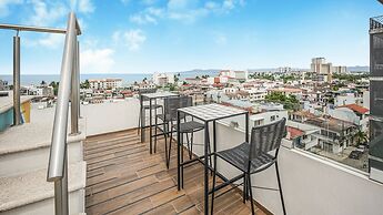 Torre Ku Rooftop Pool with Ocean Views
