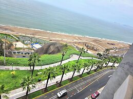 Miraflores Luxury Skytop Oceanview Apart