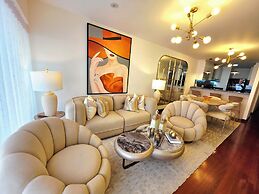 Miraflores Luxury Skytop Oceanview Apart