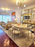 Miraflores Luxury Skytop Oceanview Apart