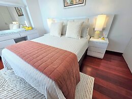 Miraflores Luxury Skytop Oceanview Apart