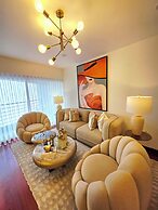 Miraflores Luxury Skytop Oceanview Apart