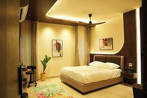 Aura Suites