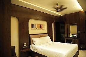 Aura Suites