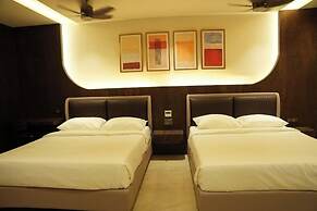 Aura Suites