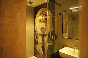 Aura Suites